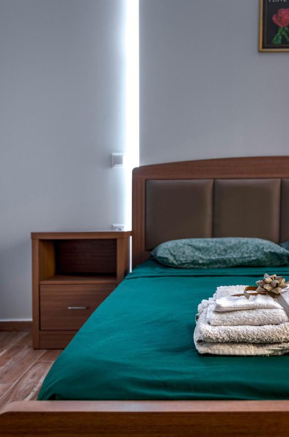 Renovated 2Bd House Close To Pireus Port Esterno foto